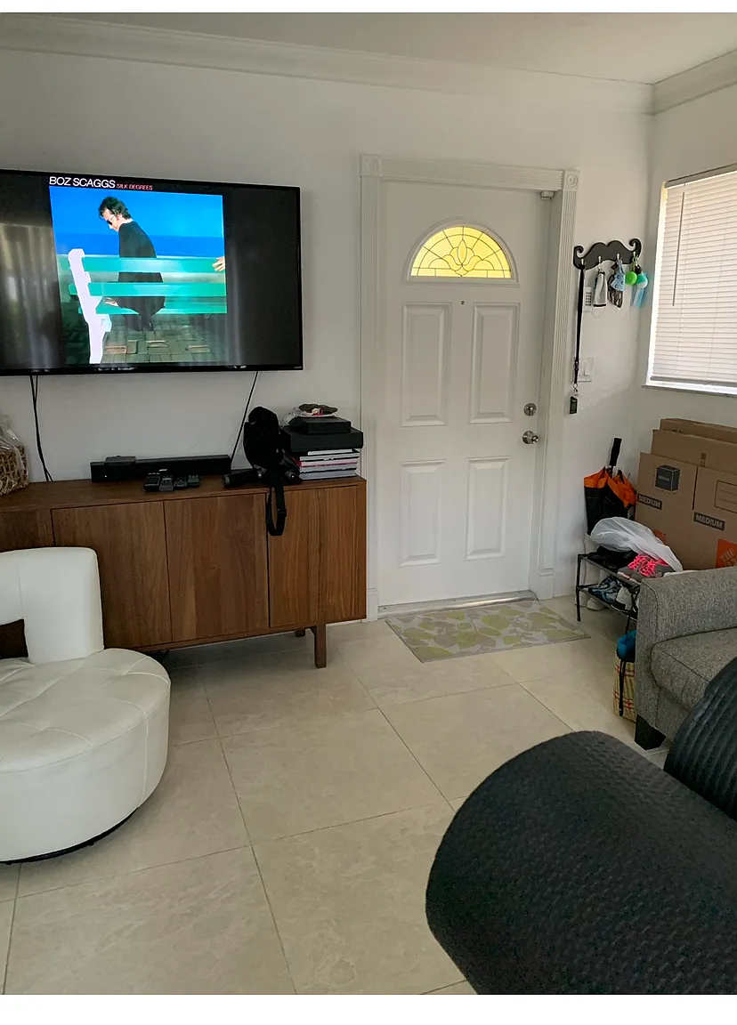 3 bed, 1050 sqft, $2,800 — Photo 1