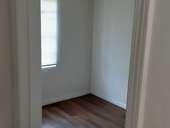 2nd image of 2222 W 2nd St APT 1