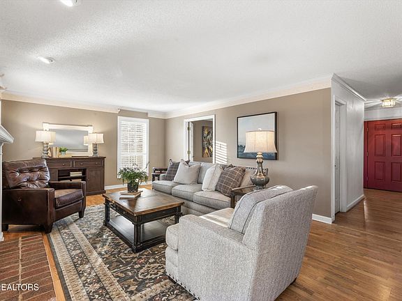 4th image of 1712 Waterview Trl