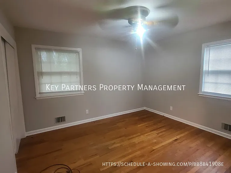 7115 Larsen Ln — Photo 15