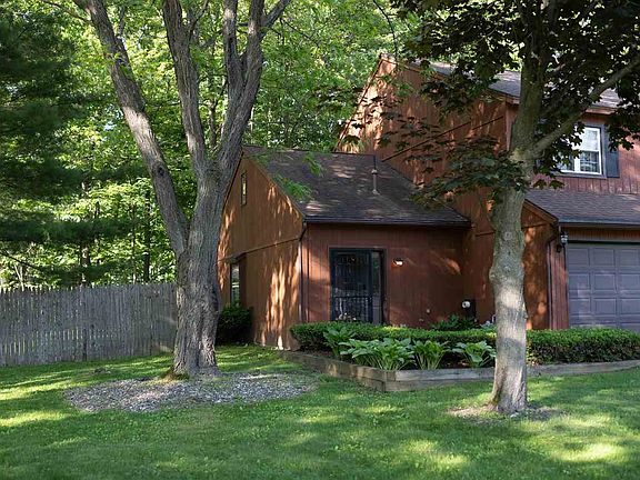 3rd image of 23B Woodcliffe Dr