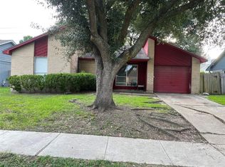 1026 W Brompton Dr, Pearland, TX 77584