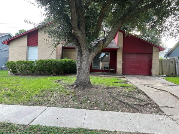 1026 W Brompton Dr