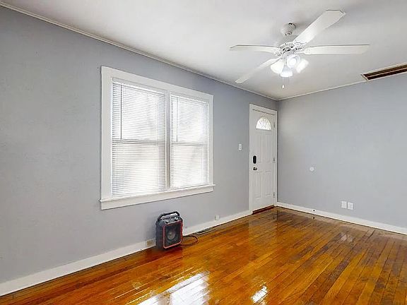 3rd image of 605 Swigart St