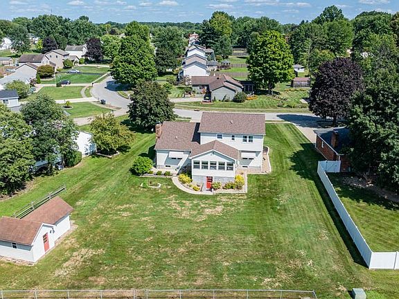 3rd image of 190 Caribou Dr