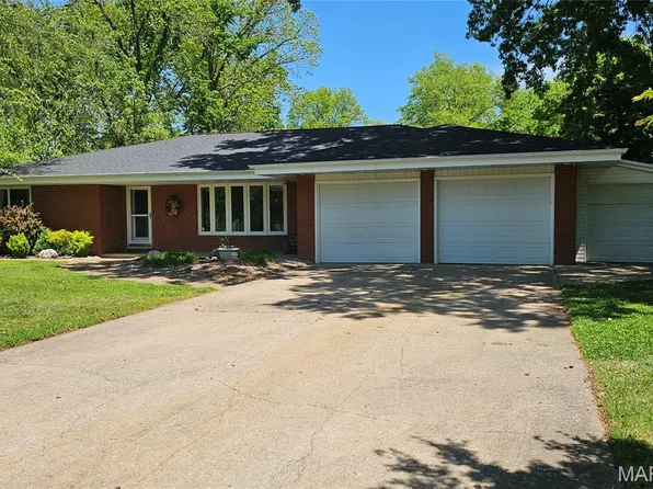 26630 Lakeview Ter, Godfrey, IL 62035