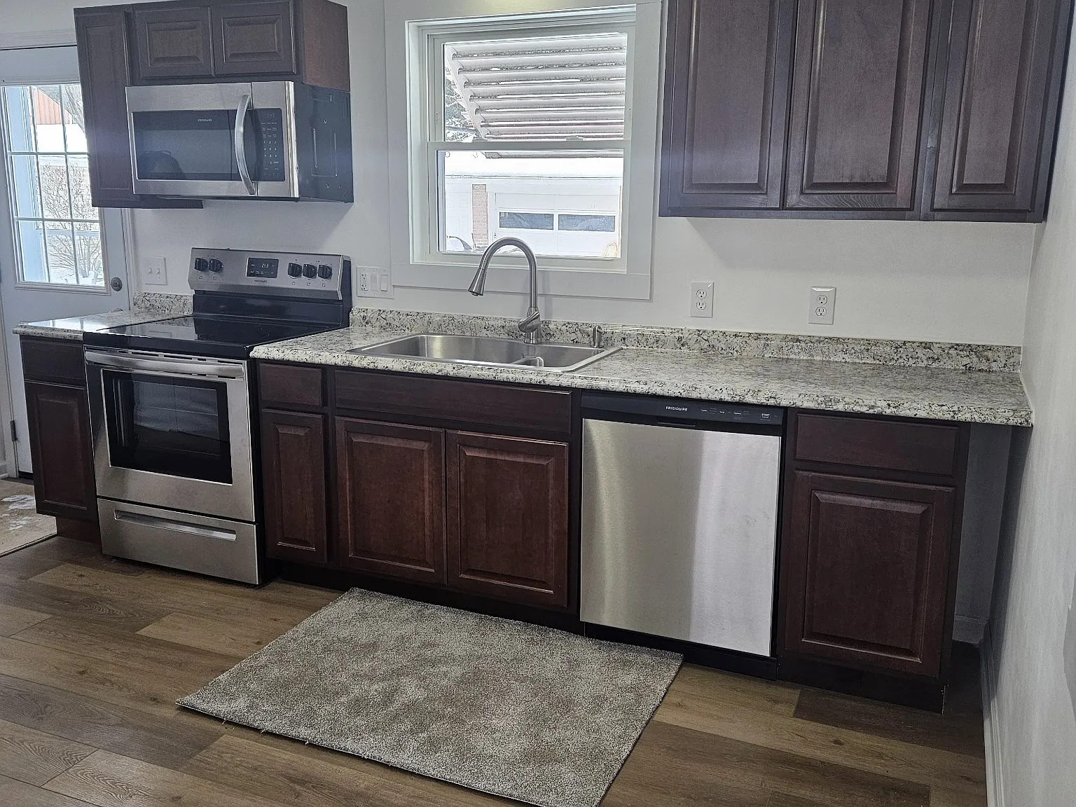 2 bed, 1.5 bath, 1000 sqft, $1,500 — Photo 1