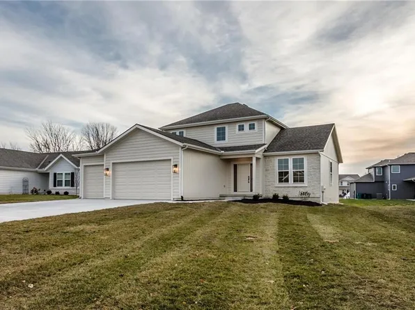 22450 S Jefferson St, Spring Hill, KS 66083