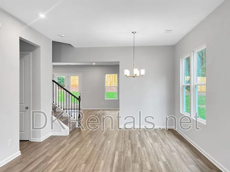 245 Birchwood Row — Photo 5
