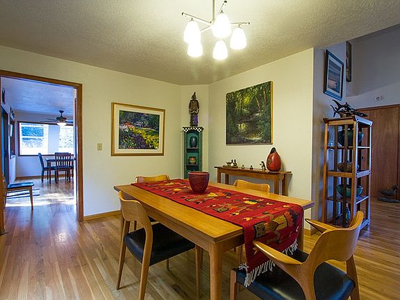 5th image of 133 Boyle Dr