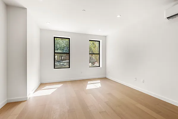 Rented by REAL New York | media 49