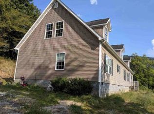 100 Rabbit Run Ln, Big Stone Gap, VA 24219