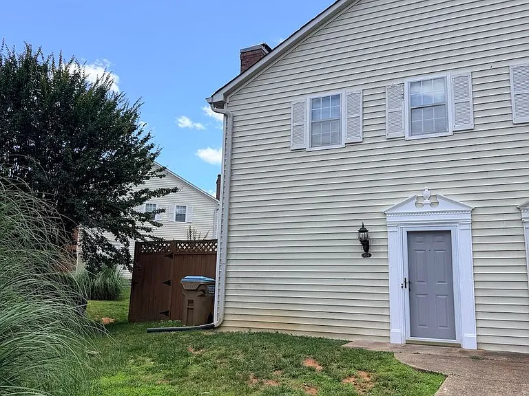 5556 Clover Rise Ln — Photo 1