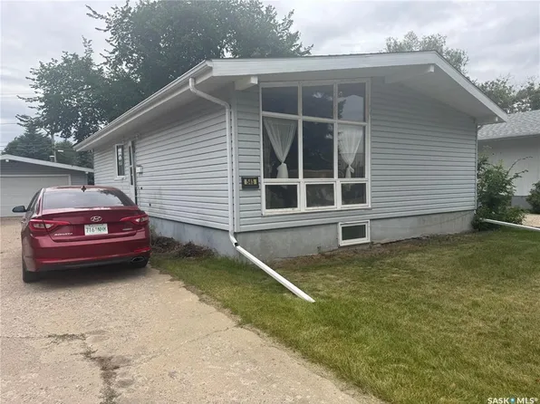 545 5th STREET N, Weyburn, SK S4H 0Z9