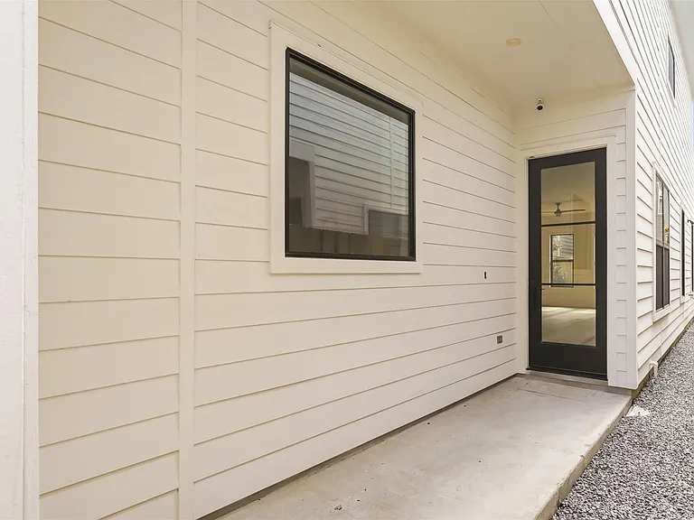 1435 Lawrence St — Photo 25