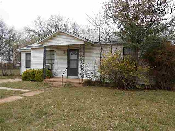 2nd image of 605 Sycamore Dr