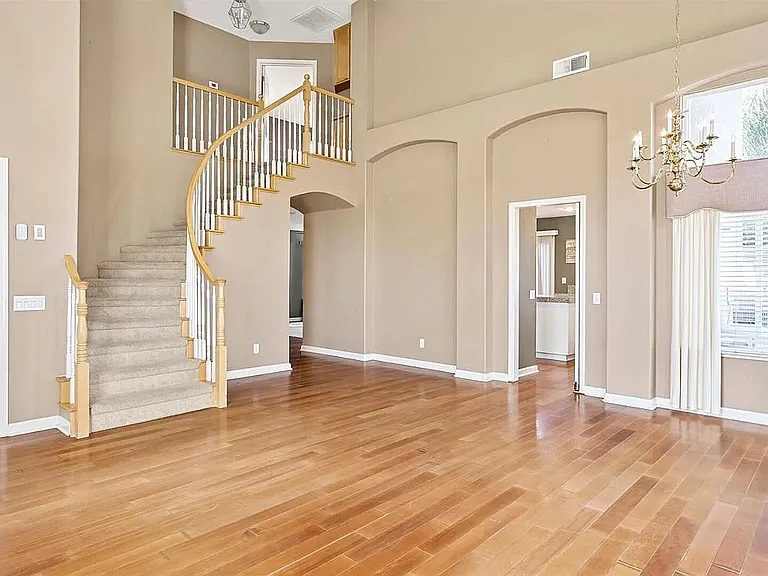 2293 Joseph Damon Dr — Photo 7