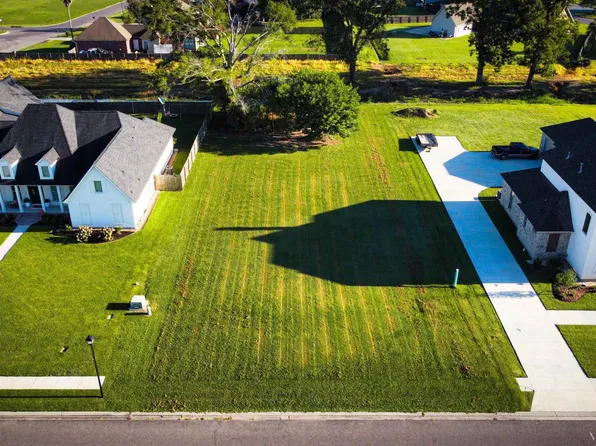 2218 Silverstone Ave, Port Allen, LA 70767