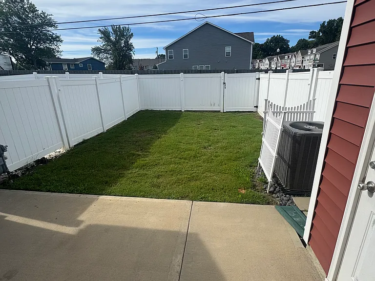 110 Addington Ln — Photo 7