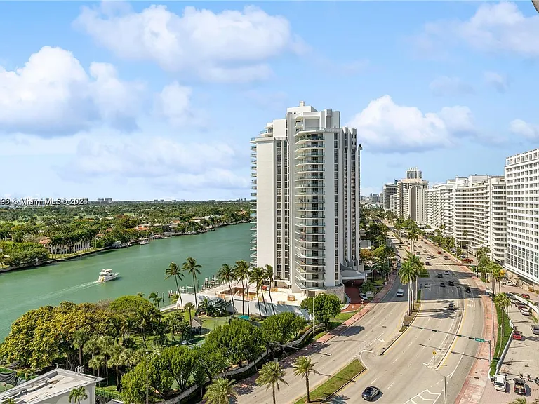 5401 Collins Ave #1123 — Photo 4