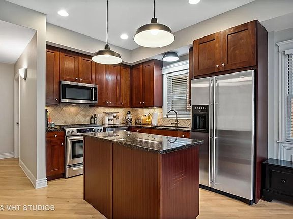 4th image of 4216 N Ashland Ave APT 2