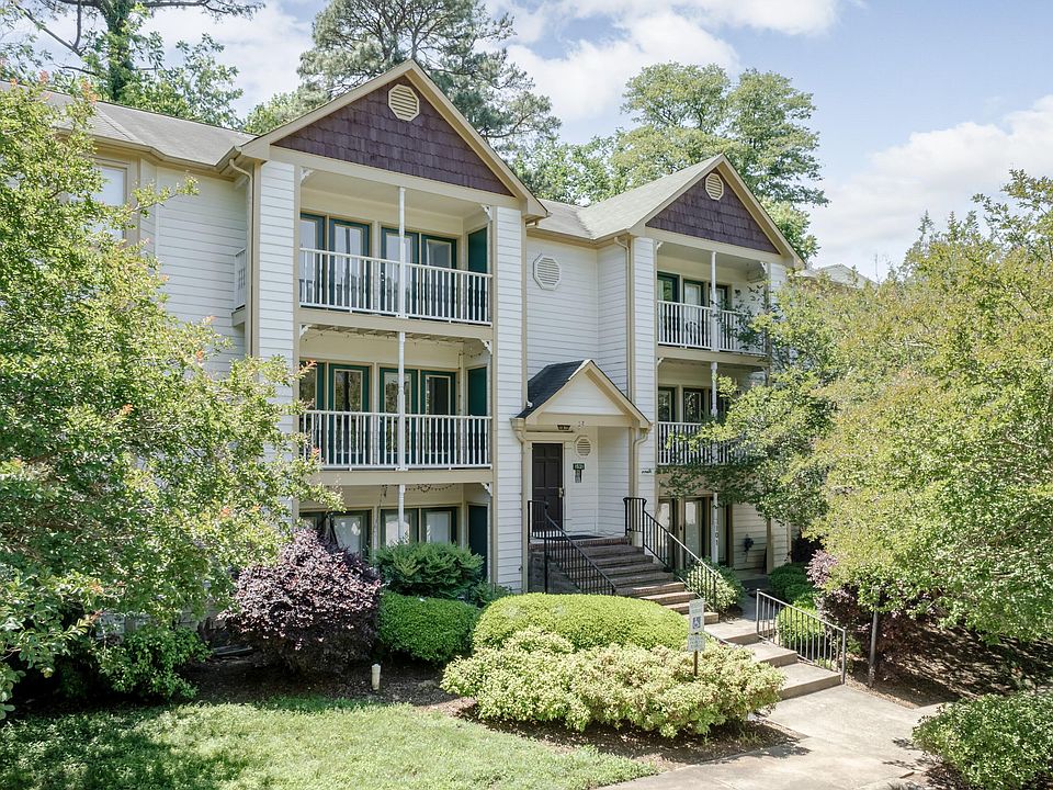1st image of 1521 Creekwood Ct Unit 201