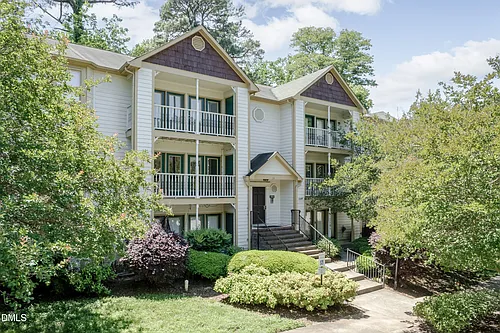 1521 Creekwood Ct #201 Photo 1