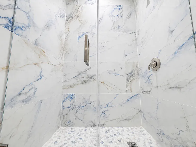 Bathroom in between Bedroom 1 and 2