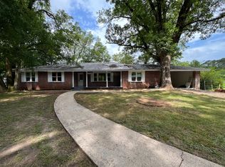 302 Young Ct NW, Jacksonville, AL 36265