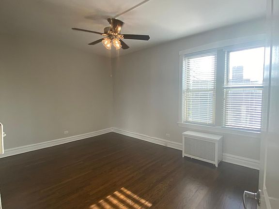 4th image of 1336 E Hyde Park Blvd #3M
