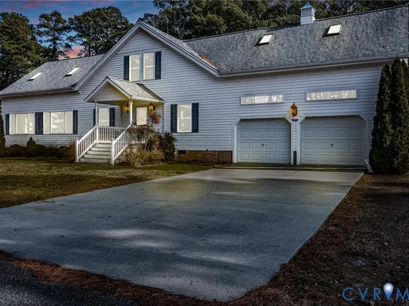 273 Sutton Ave, Reedville, VA 22539