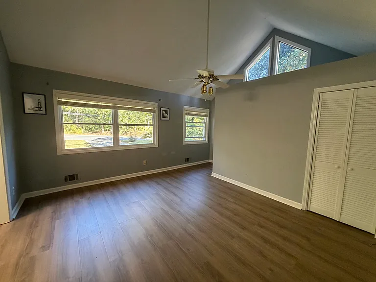 4694 Shallowford Rd — Photo 10