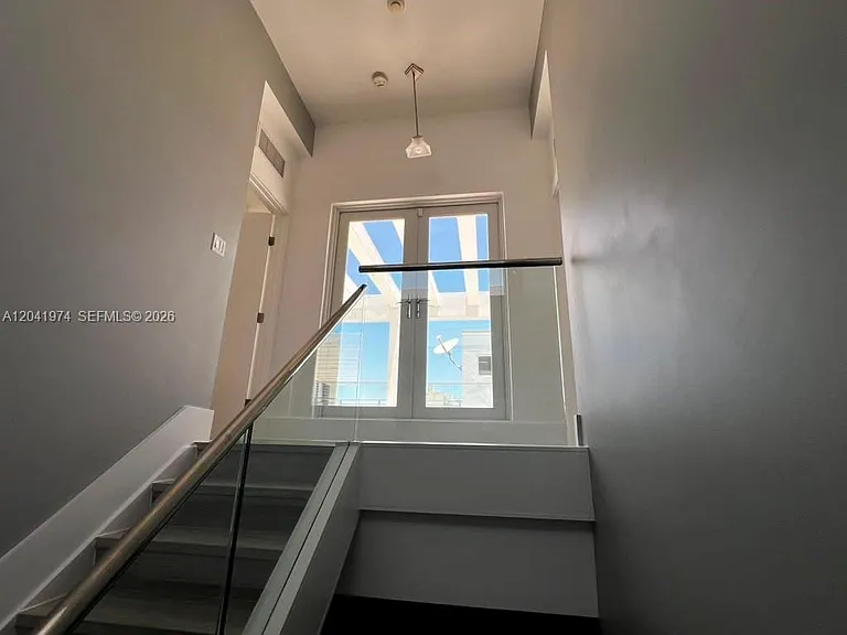 18975 Atlantic Blvd — Photo 36