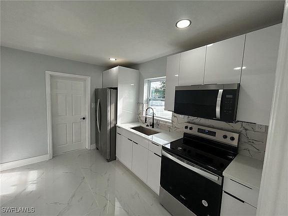 5th image of 380 New York Dr