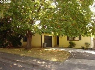 810 NW Lori St, Winston, OR 97496
