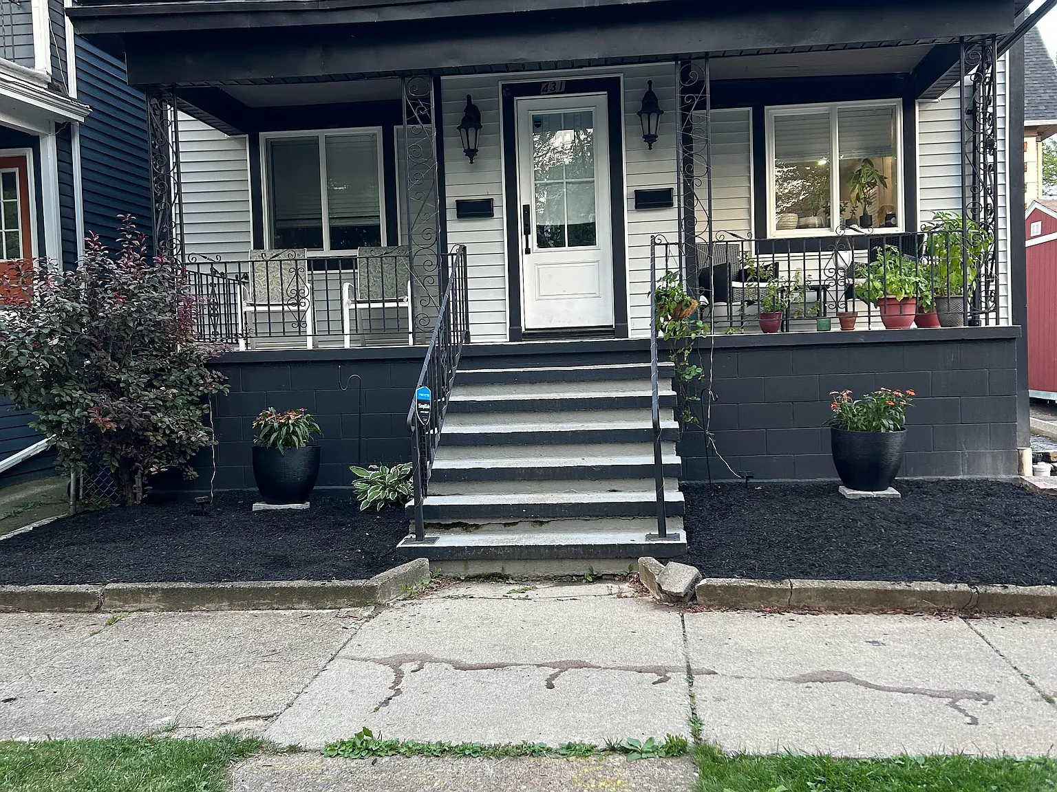 3 bed, 1225 sqft, $1,800 — Photo 1