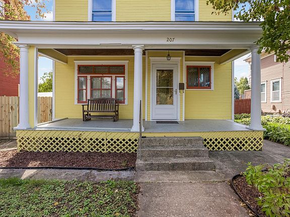 2nd image of 207 W 34th St