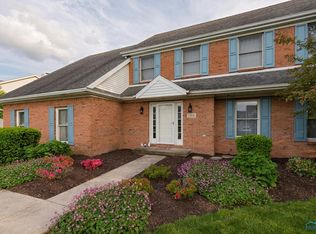 1204 Valley Bluff Rd, Perrysburg, OH 43551