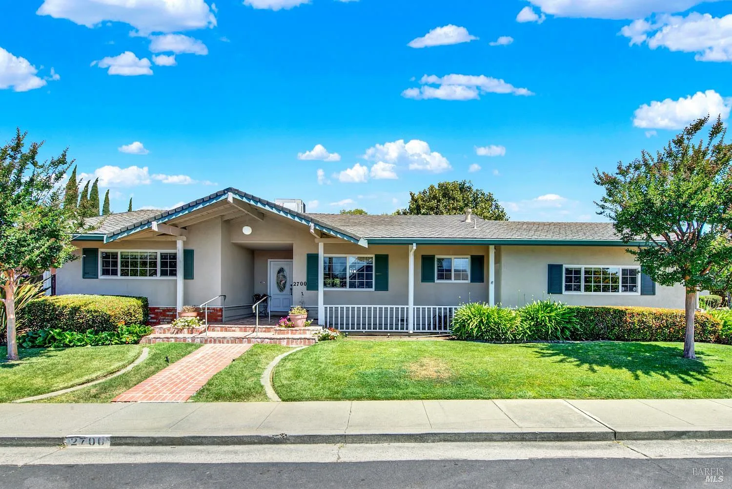 2700 Owens Street photo 1