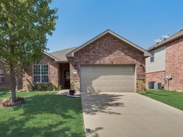 3917 Polar Brook Dr, Fort Worth, TX 76244
