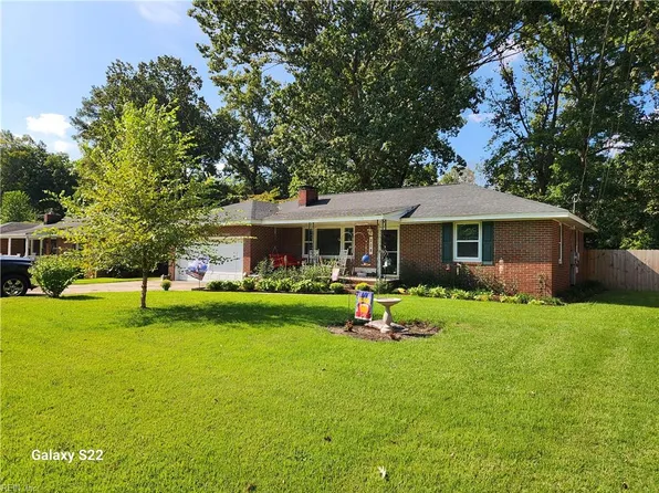 208 Leonard Rd, Portsmouth, VA 23701