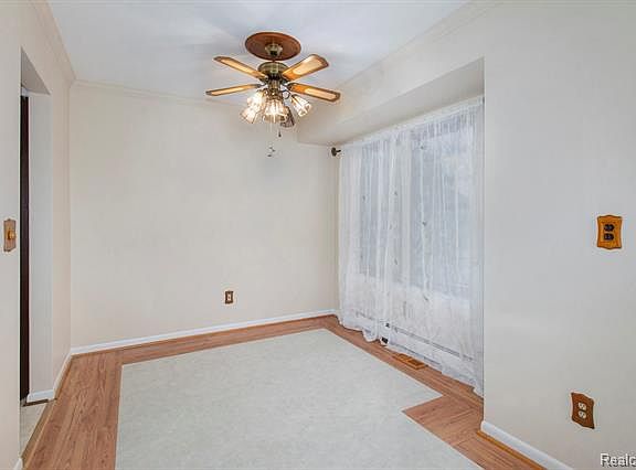4th image of 9995 Cambridge Ct #1