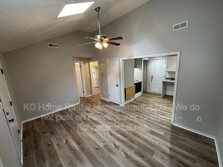 8538 England St — Photo 4