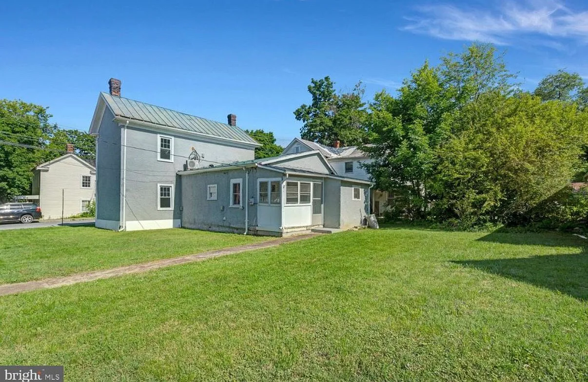 3 bed, 1456 sqft, $2,700 — Photo 3