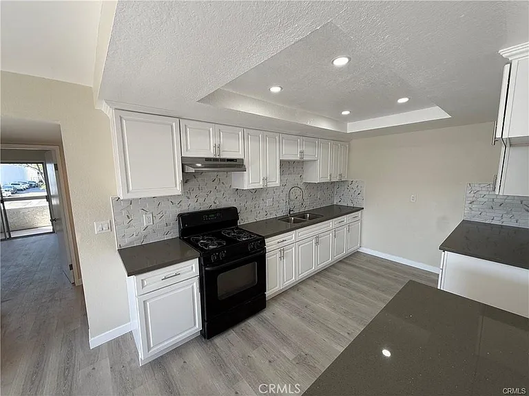 16970 Marygold Ave — Photo 5