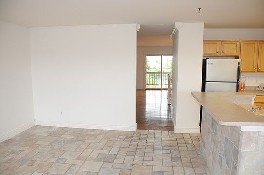 4th image of 2751 Barclay Way