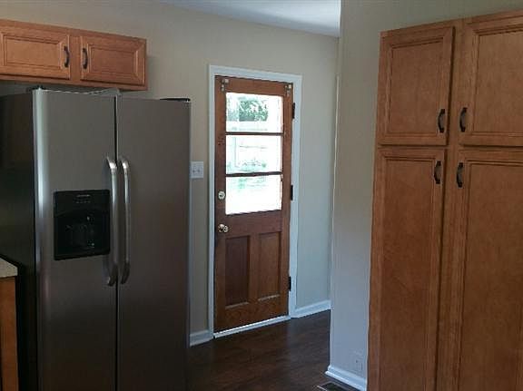 4th image of 334 E Lowry Ln