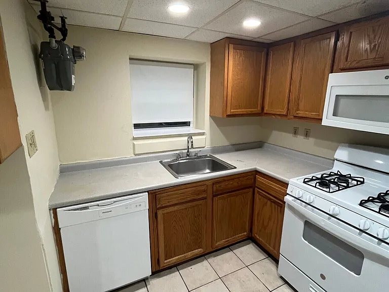 81 Gordon St #20 — Photo 3