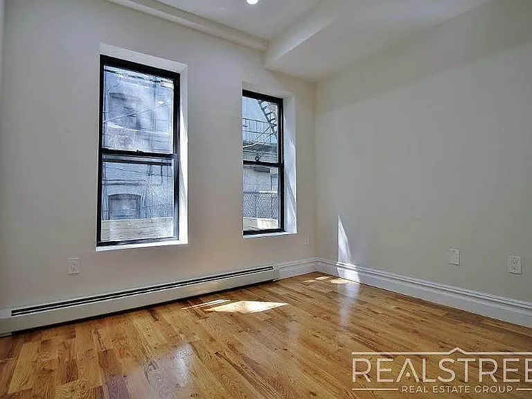 1576 Lincoln Pl #1R — Photo 7