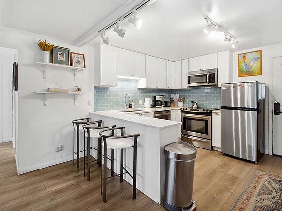 4th image of 940 Waters Ave #203